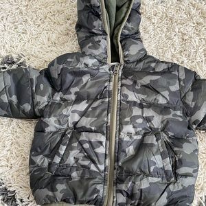 Army print cold weather jacket